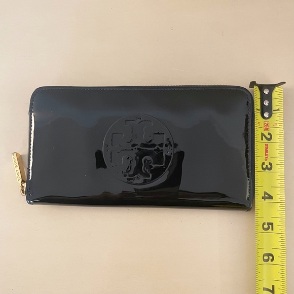 Tory Burch | Navy Patent Leather Zip Wallet - Picture 10 of 10